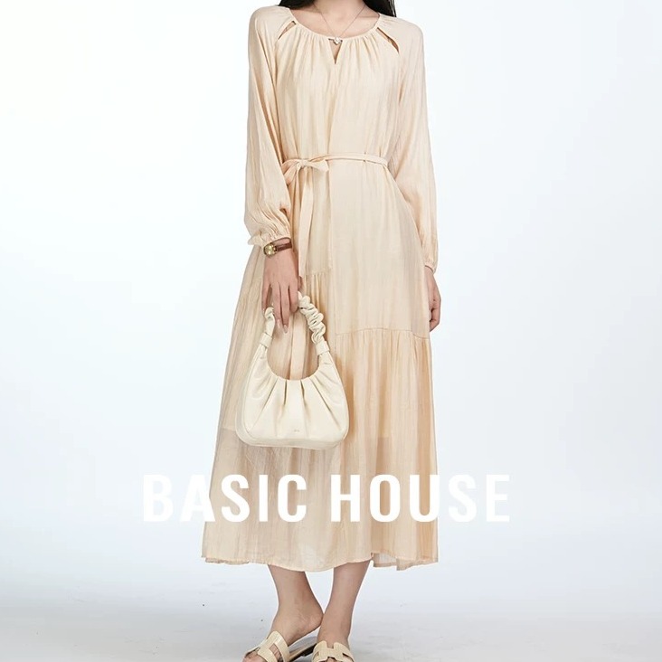 13834077.Basic House/百家好复古白色时尚休闲收腰显瘦连衣裙