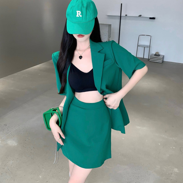 13762548.诗茉琳2026年夏多巴胺穿搭绿色西装套装女 夏季短袖西服高腰A字裙两件套