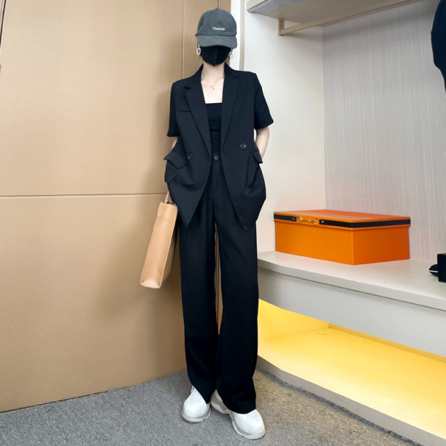 13762541.诗茉琳2026年夏季新款时尚套装短袖西装阔腿裤两件套西服套装