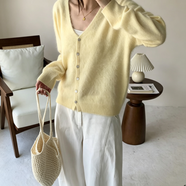 13836460.【雅威吉】秋冬女式v领开衫毛衣