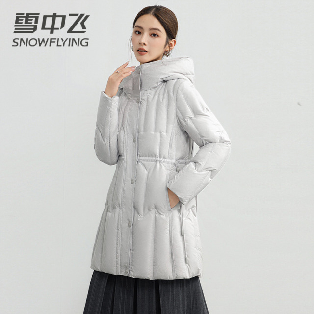 13804266.雪中飞女士中长款羽绒服连帽鸭绒保暖冬季新款时尚百搭外套
