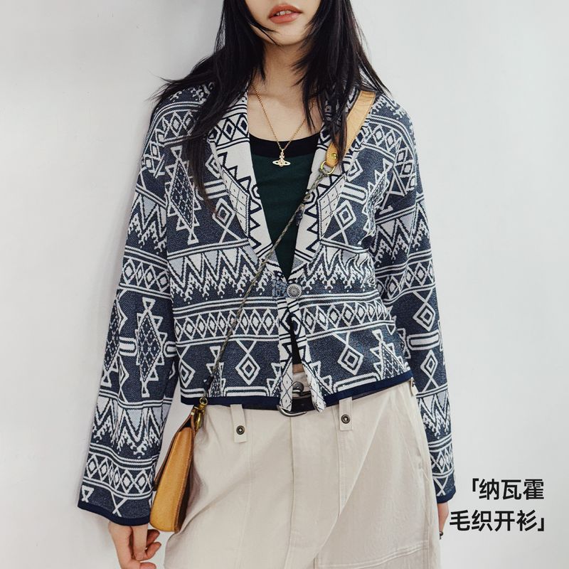 13363439.马登复古纳瓦霍西装翻V领老钱风提花针织毛衣开衫薄短款外套女春服饰