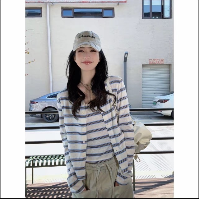 13295478.雅薇吉条纹针织开衫两件套