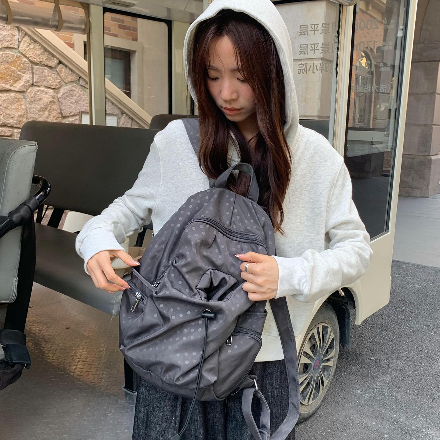 13463766.书包尼龙高度防水背包大旅游轻便休闲双肩包女大容量