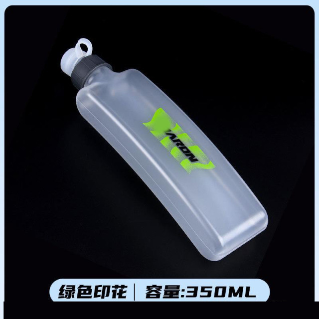 13467162.运动水壶马拉松运动腰包水壶便携式扁软水壶350ml贴身迷你pp挤压水杯