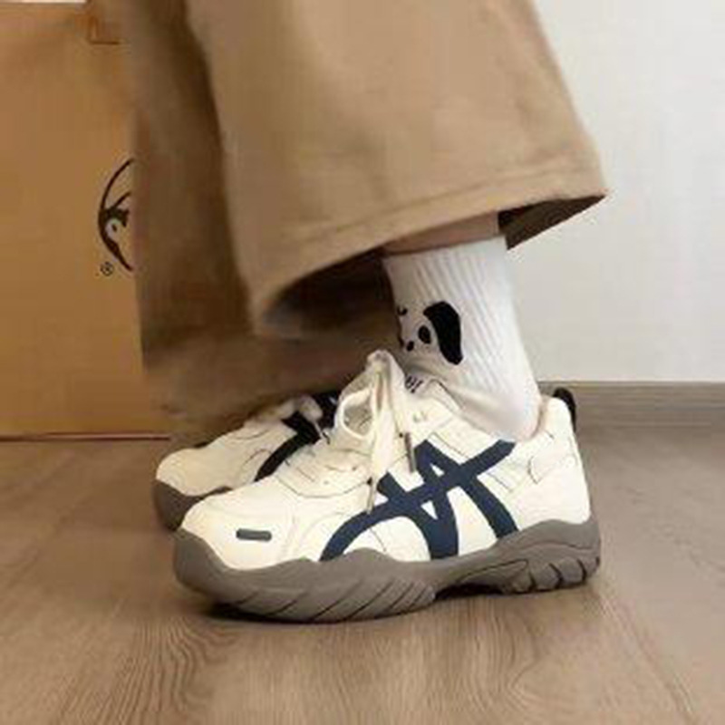 13379131.女式休闲鞋 厚底拼色阿甘德训鞋女透气运动休闲板鞋