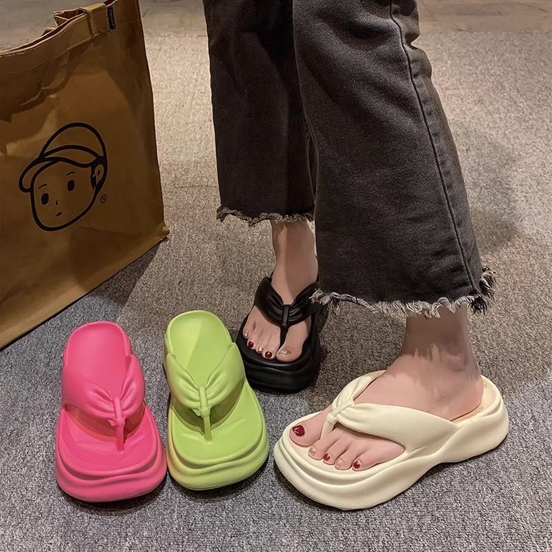 13517923.厚底人字拖女外穿防滑防臭高跟海边沙滩eva夹脚拖鞋女夏