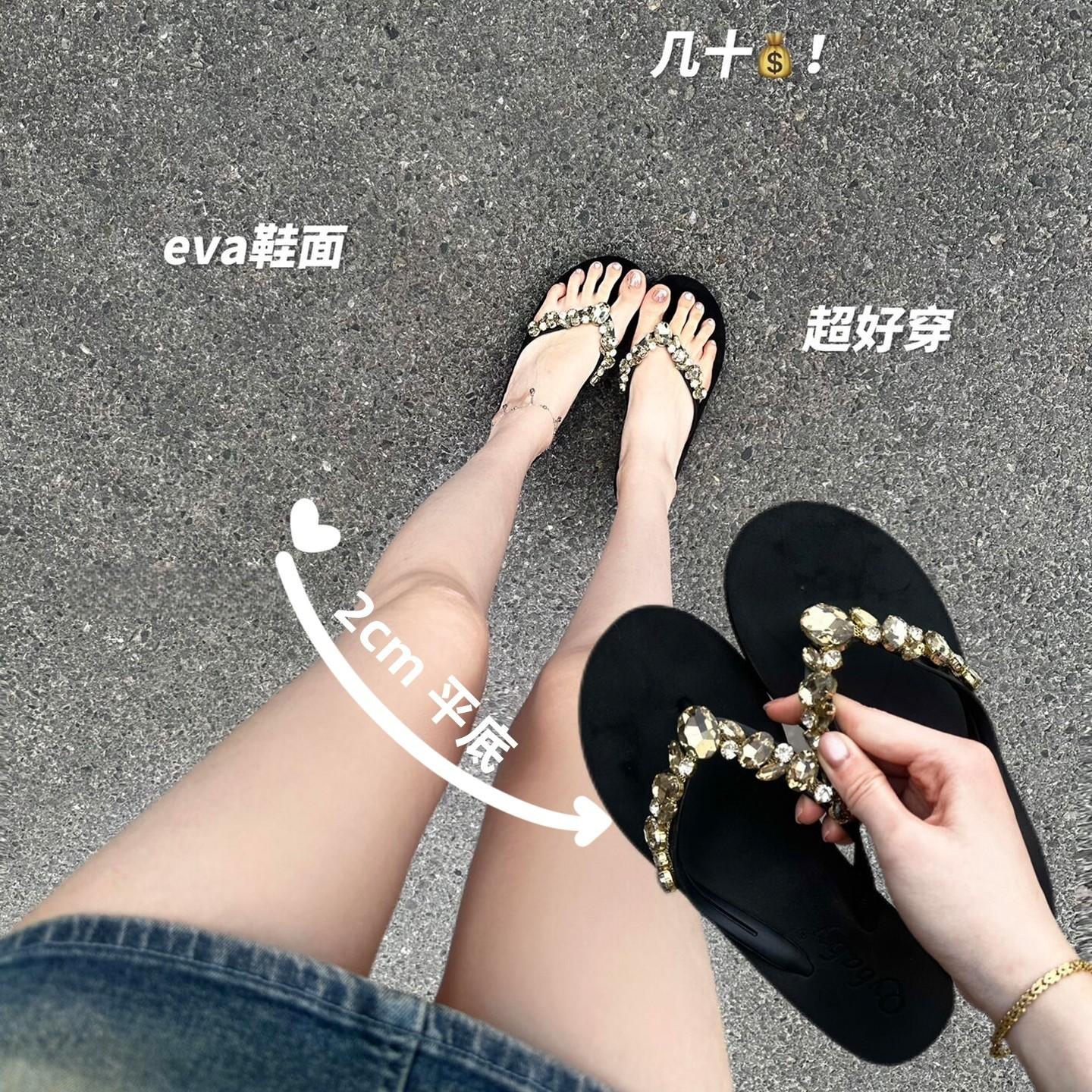 13530391.夏季水钻人字拖女坡跟时尚夹趾拖外穿休闲防滑中跟沙滩凉拖鞋