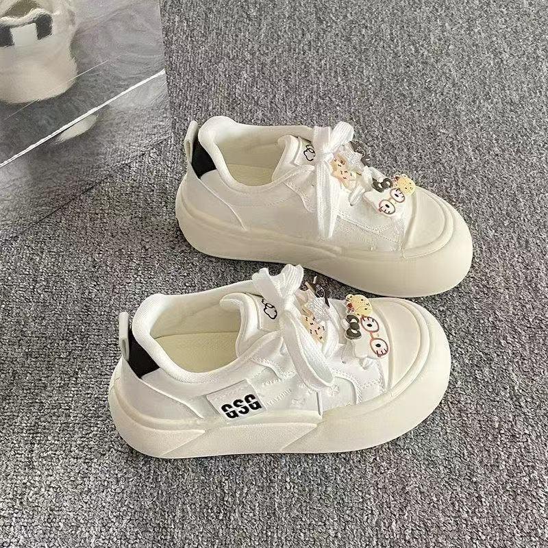 13529917.春季厚底小白鞋女丑萌大头面包鞋运动休闲软底板鞋子