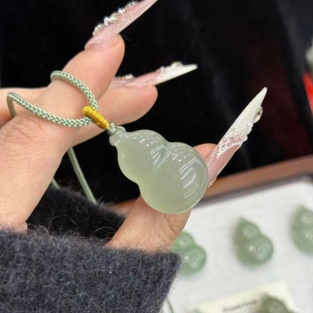 13776025.晶屿天然高冰东陵玉福禄吊坠