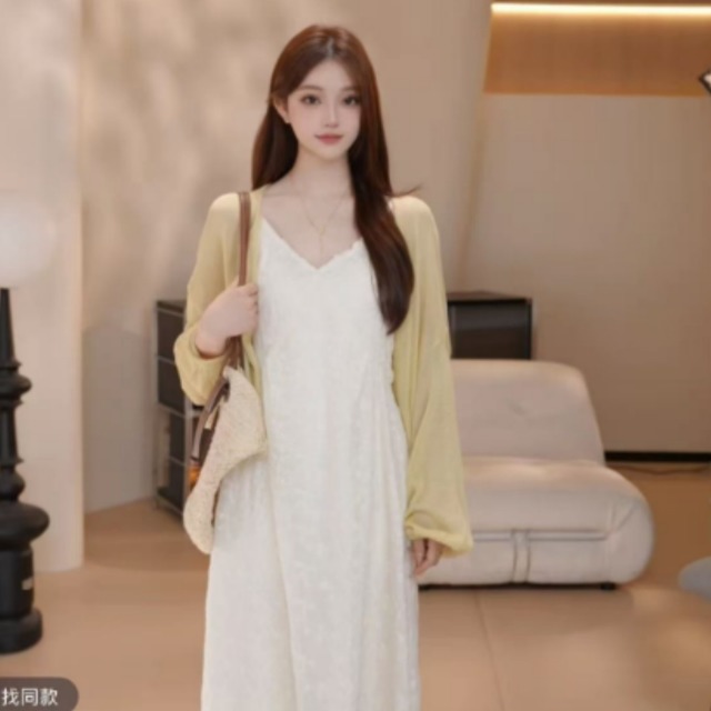 13834011.Basic House/百家好纯欲慵懒风复古格纹白月光女装