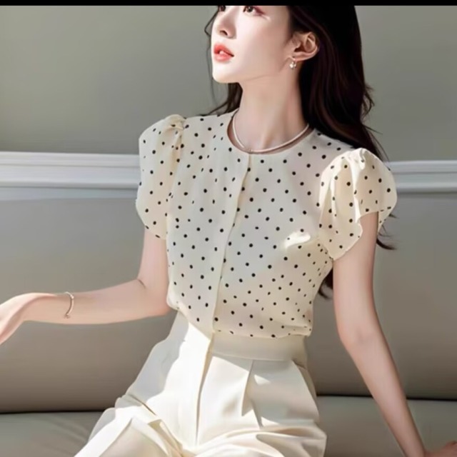 13762340.诗茉琳2026年夏季今年流行的漂亮盐系轻熟白色波点衬衫裤子两件通勤套装