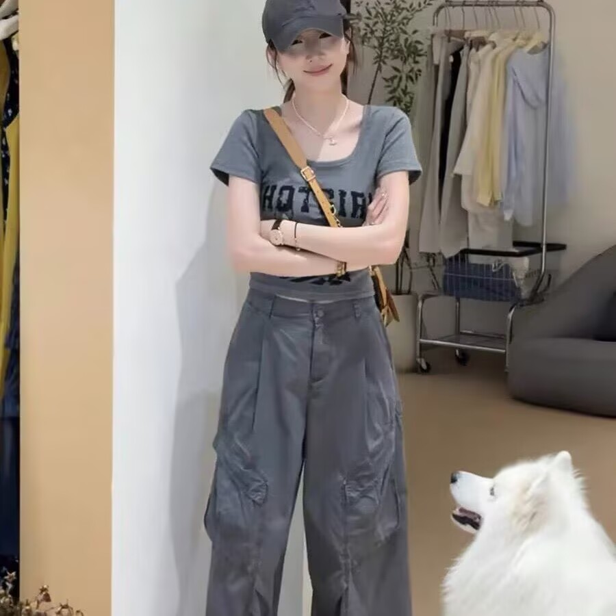13762337.诗茉琳巨好看的两件套夏装韩系辣妹时尚减龄印花短袖T恤工装阔腿裤套装