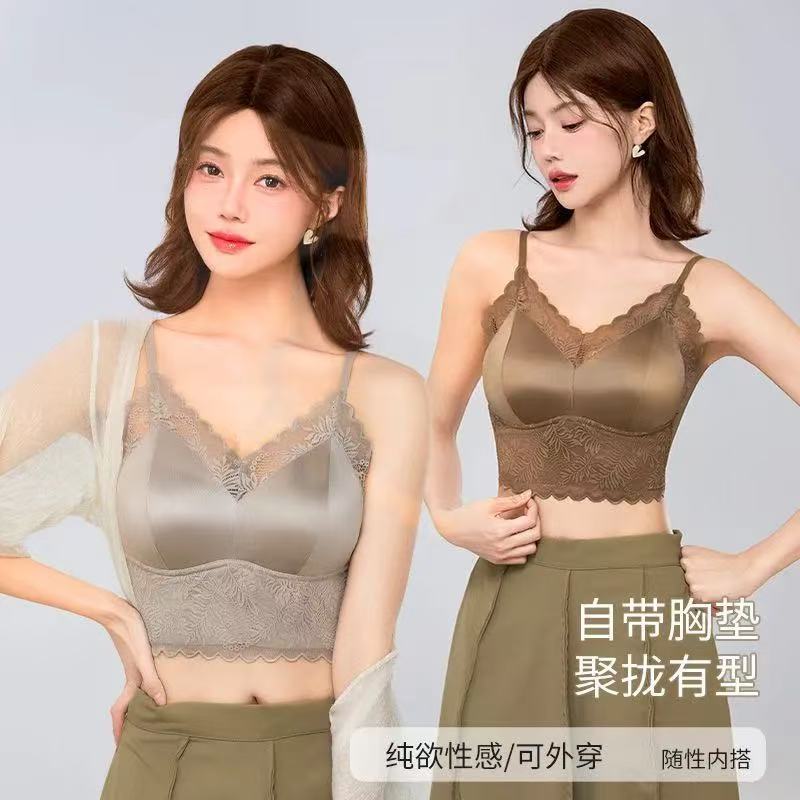 13700851.蕾丝美背防走光聚拢固定杯打底内衣