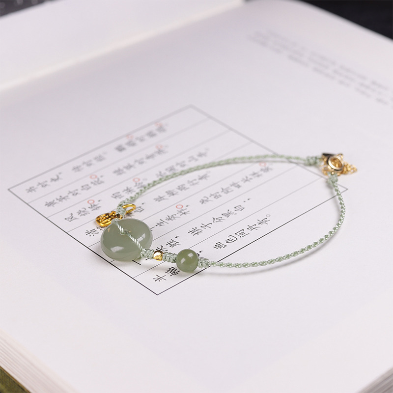 13768942.和田玉浅湖水绿平安扣手绳