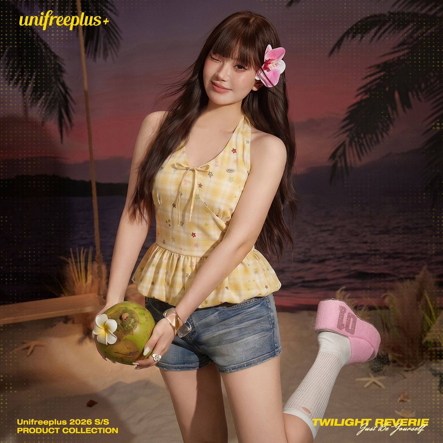 13630969.UNIFREE黄色格纹挂脖吊带背心夏季星星印花收腰可爱花苞外穿上衣