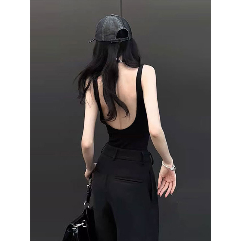 13770383.意达鸟美式设计感露背吊带小背心女夏季新款美背带胸垫一体辣妹上衣