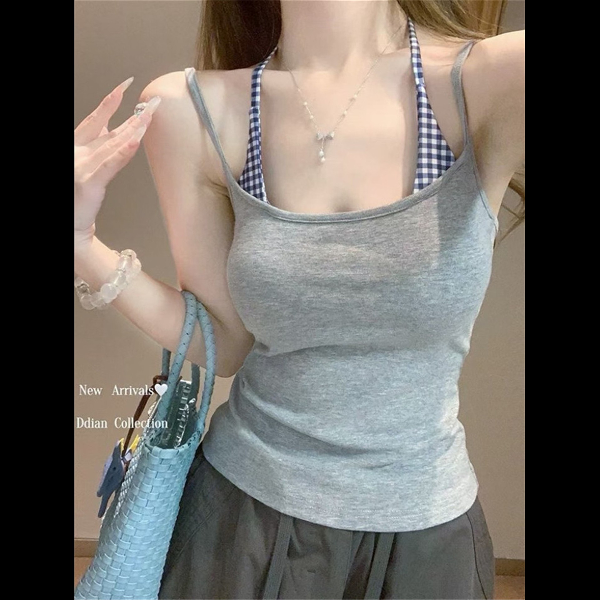 13770406.意达鸟泰式独特海边吊带假两件带胸垫背心女夏装巨好看灰色挂脖无袖上衣