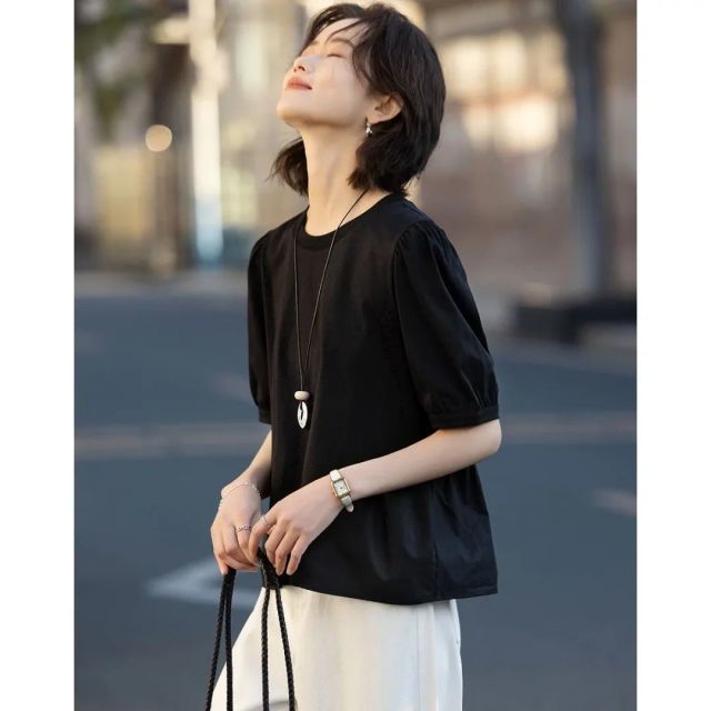13762665.诗茉琳夏季慵懒风圆领泡泡袖下摆拼接宽松显瘦t恤女高级感