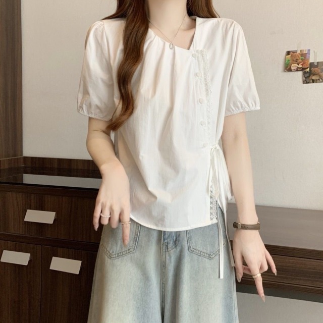 13762594.诗茉琳夏季大码女装韩系甜美设计感拼花边侧系带宽松衬衫遮肚新国风短袖