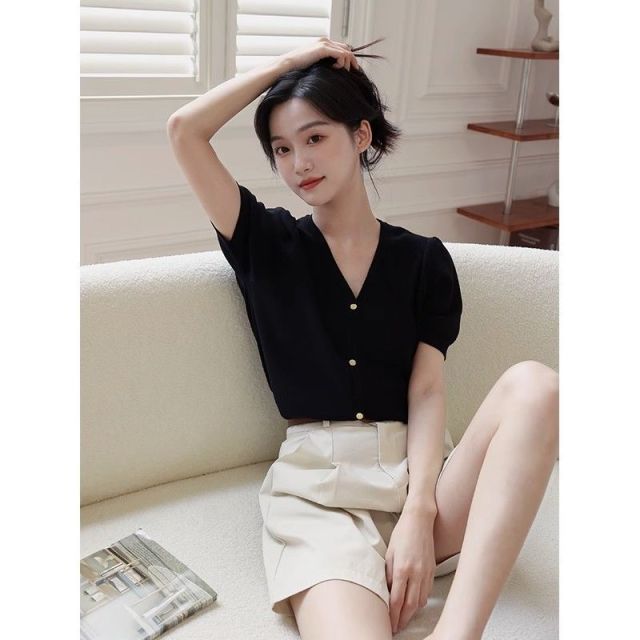 13762583.诗茉琳新款复古高级感洋气短袖V领泡泡袖短款针织衫开衫T恤上衣女夏