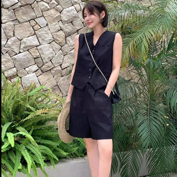 13762549.诗茉琳2026夏季新款套装女 气质V领马甲+休闲短裤 高级感两件套