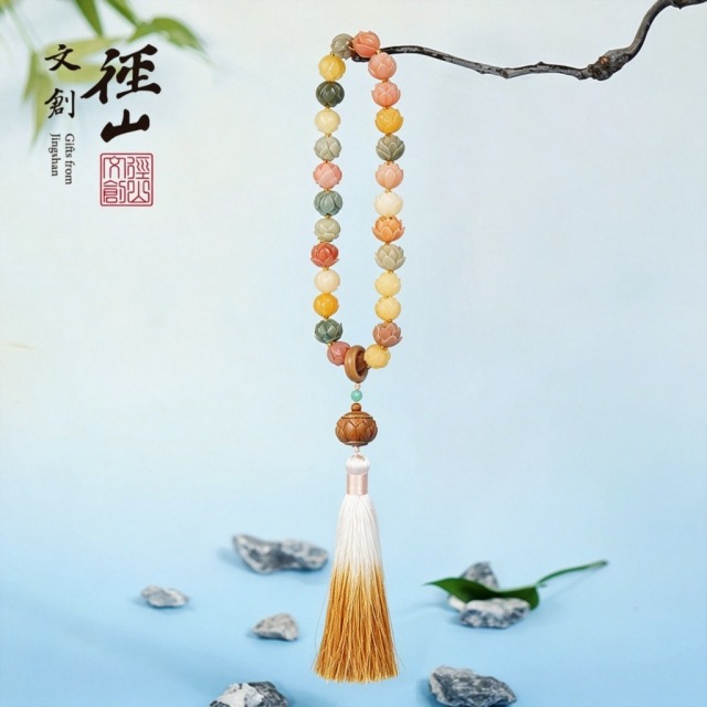 13825592.径山菩提根莲花雕刻有qian花步步生莲手持手串/车挂