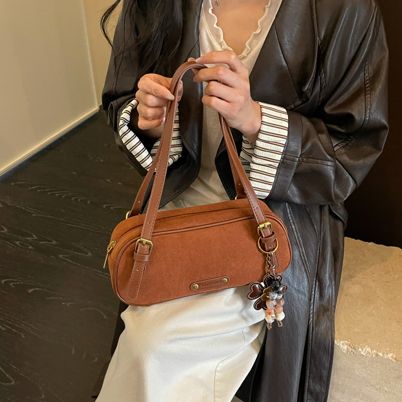 13833548.缔媄麒高级感复古超火腋下包女2026秋季新款麂皮通勤时尚单肩包气质百搭