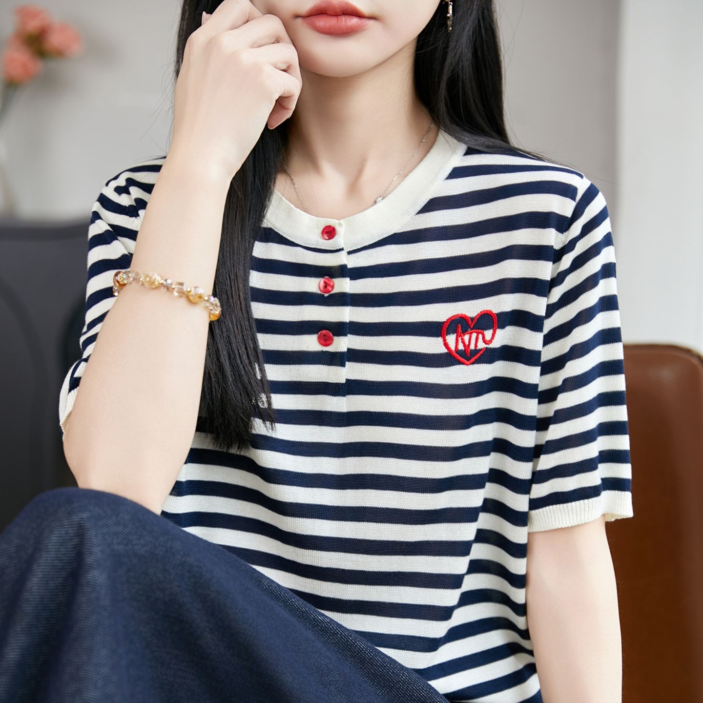 13716391.绒暖享莱赛尔天丝圆领针织条纹短袖刺绣打底