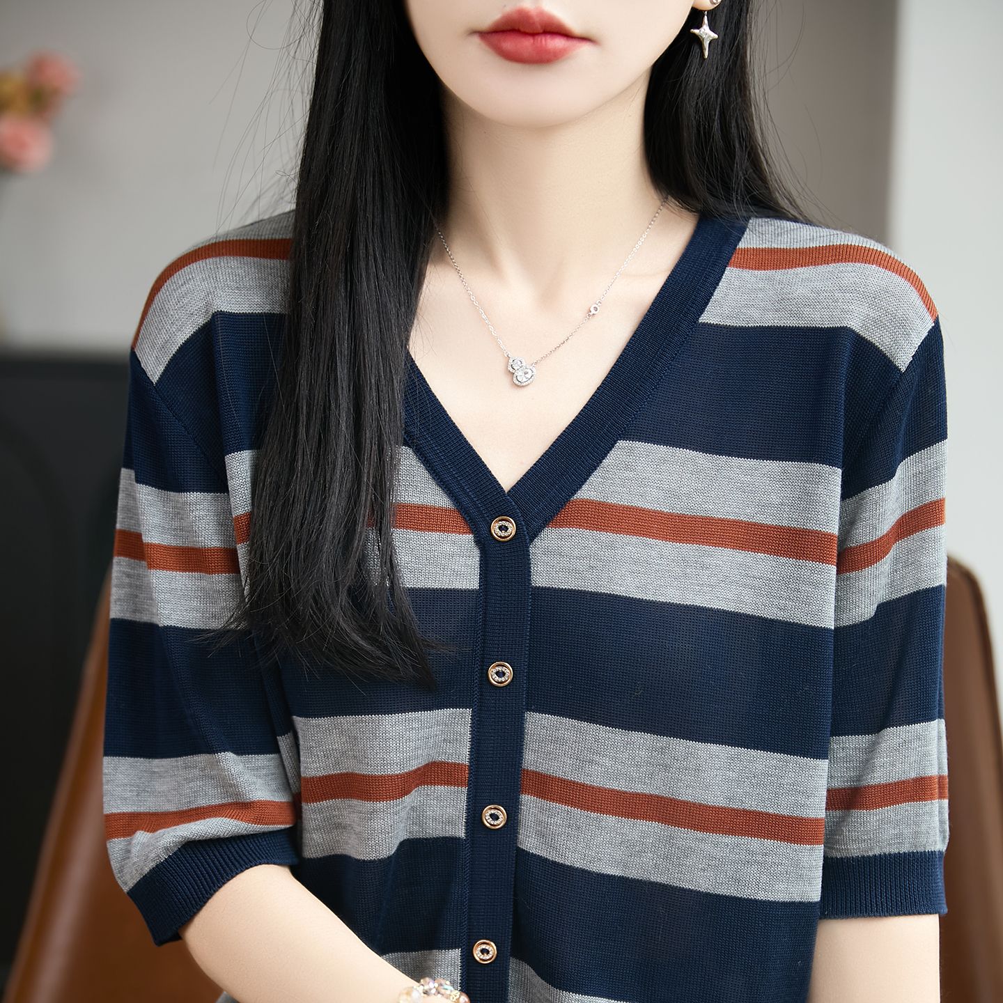 13716427.绒暖享莱赛尔天丝V领撞色条纹拼色针织短袖宽松百搭