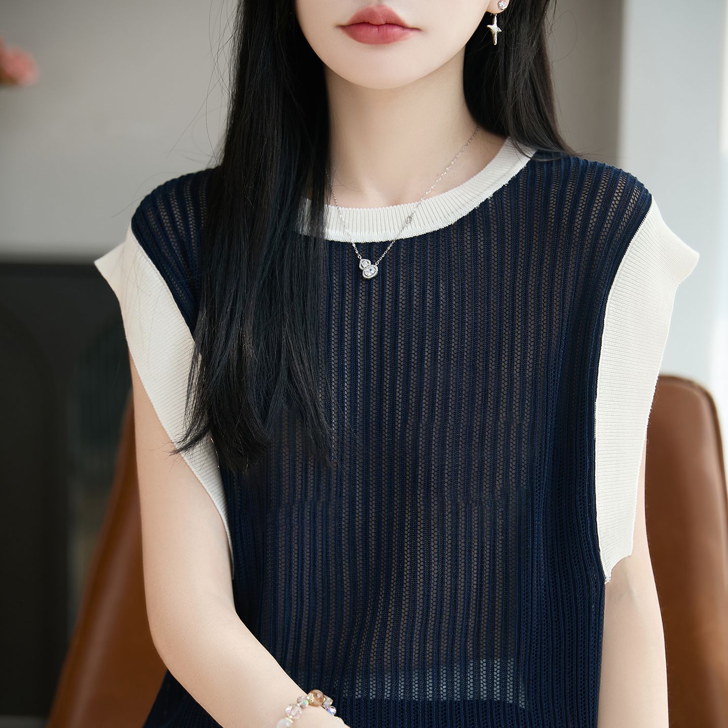 13715066.绒暖享夏季上新莱赛尔系列圆领无袖针织衫透气休闲女士上衣