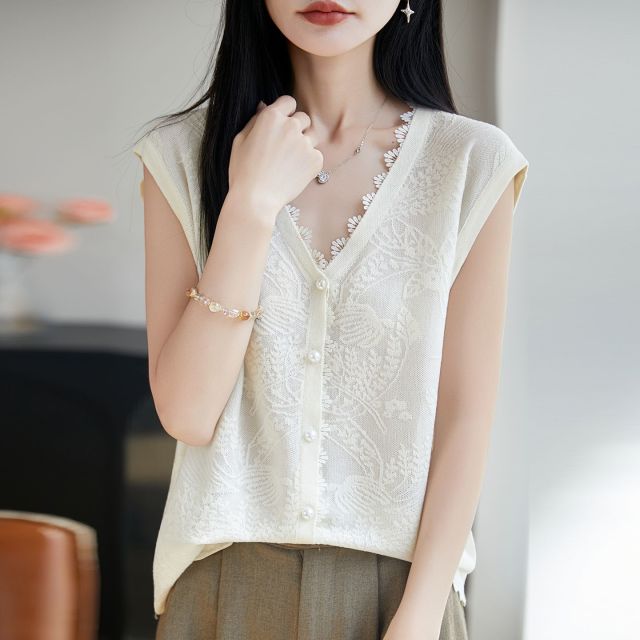 13716419.绒暖享天丝系列蕾丝无袖马甲针织上衣
