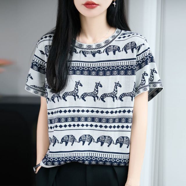 13734210.绒暖享波西米亚风动物提花针织天丝上衣短袖