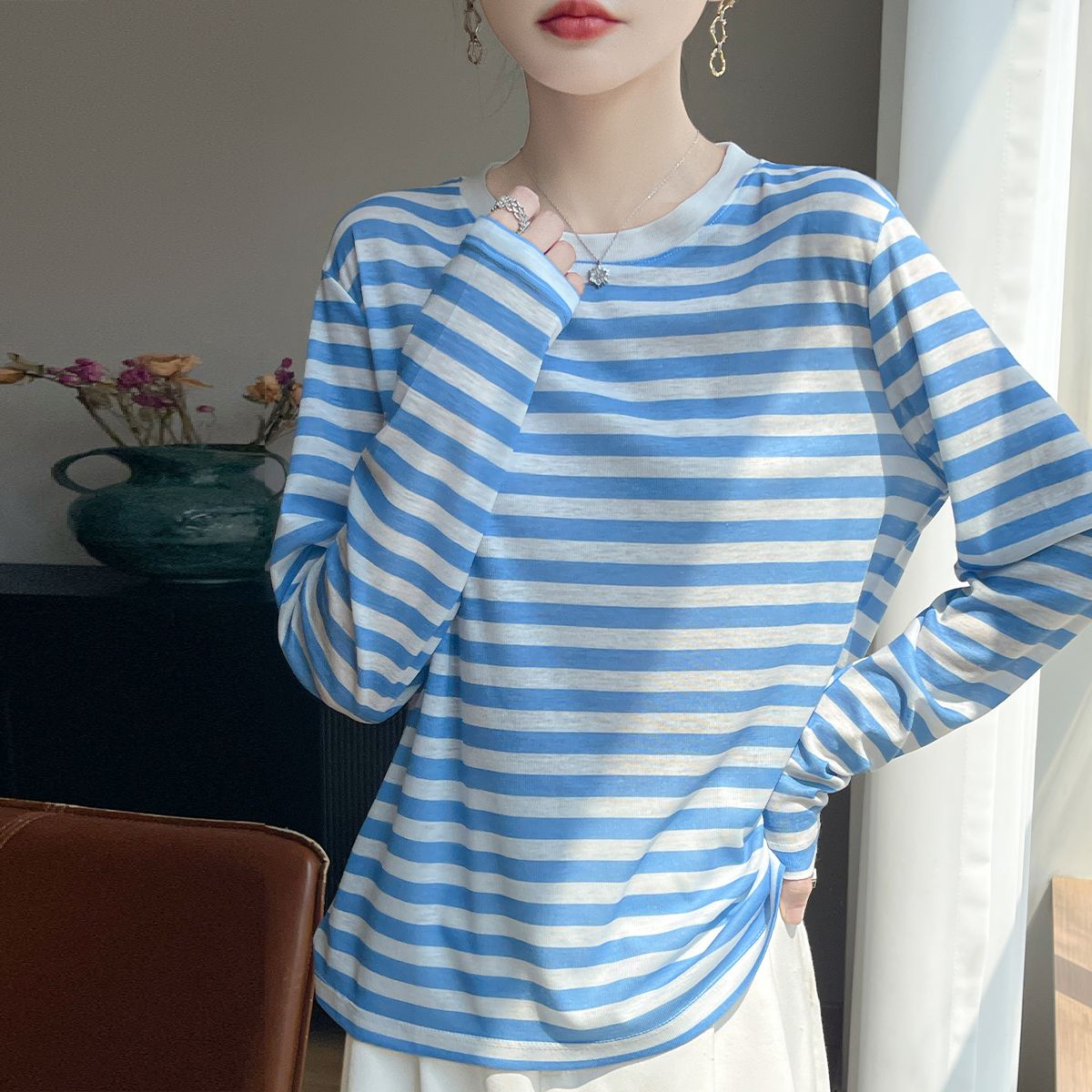 13735828.绒暖享精纺系列条纹拼色针织圆领长袖打底衫防晒长袖