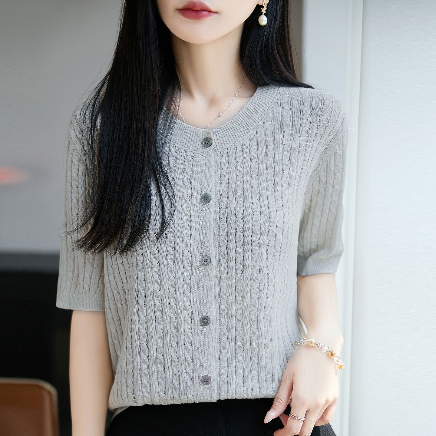13744076.绒暖享夏季珍珠麻圆领开衫半袖