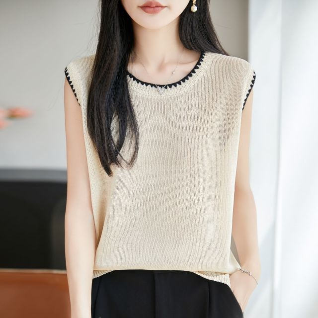 13744055.绒暖享无袖圆领背心珍珠麻透气撞色花边设计