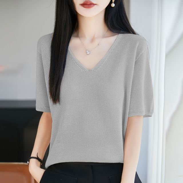13744063.绒暖享珍珠麻V领纯色短袖打底衫内搭鸡心领