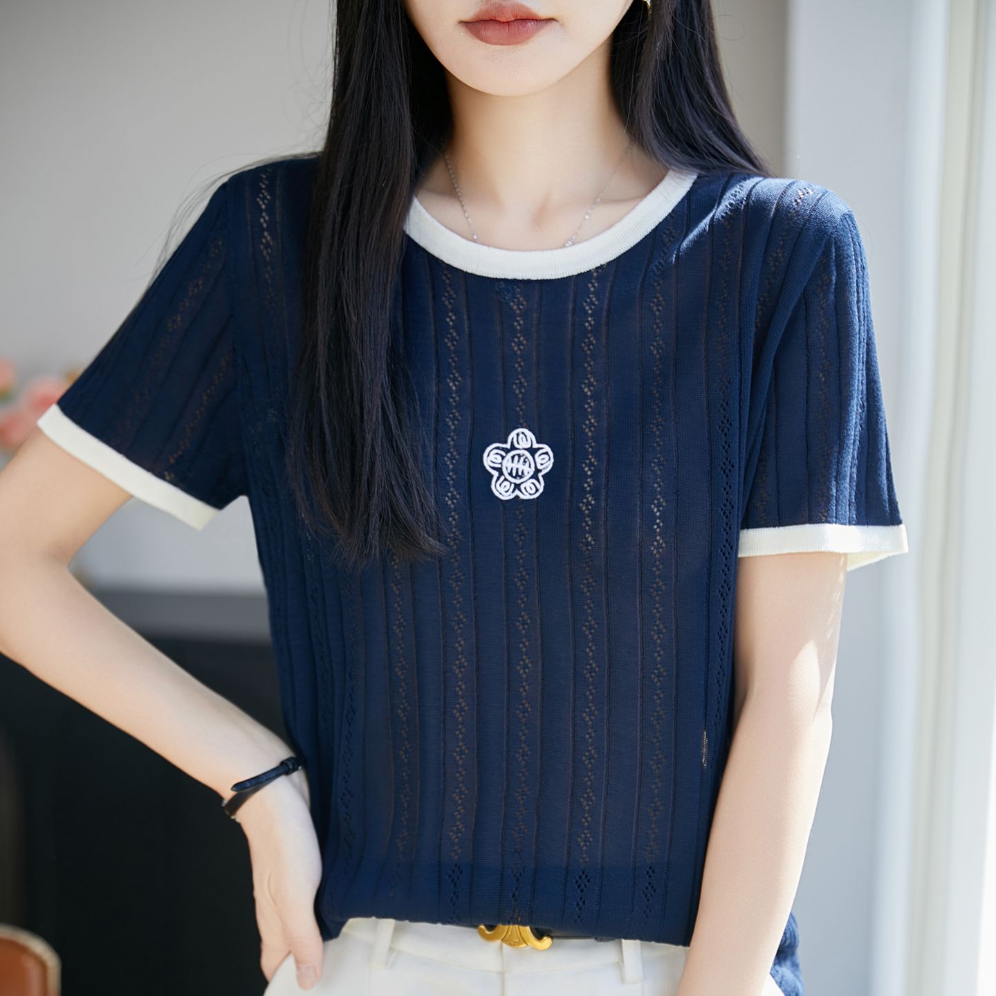 13744040.绒暖享夏季小香风半袖撞色圆领上衣花朵针织镂空薄款透气上衣