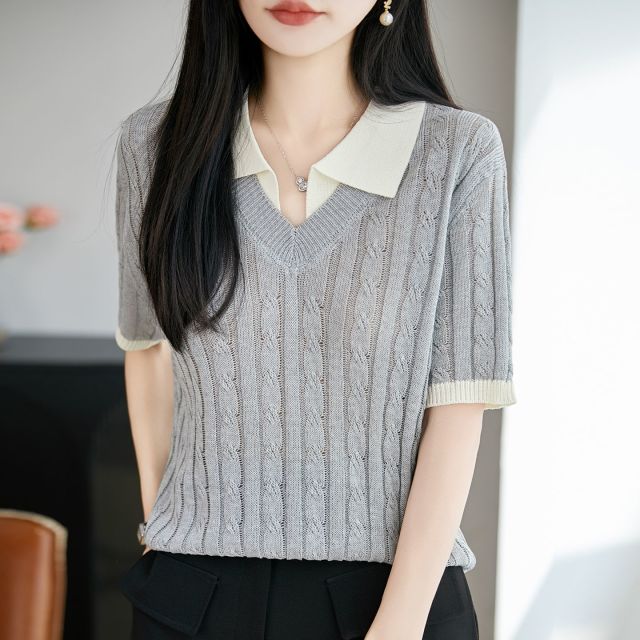 13744057.绒暖享假两件鸡心领+衬衣领设计扭花撞色花边设计上衣