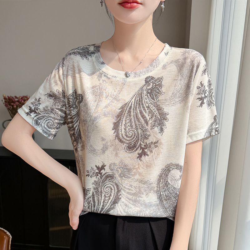 13738642.绒暖享夏季新款精纺针织短袖T恤女宽松遮肉亲肤软糯正肩短袖