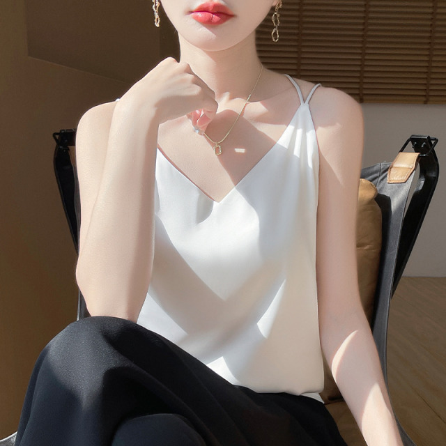 13747607.绒暖享夏季细肩带吊带背心美背高级感缎面