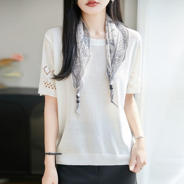 13746038.绒暖享竹节麻圆领丝巾短袖袖口蕾丝