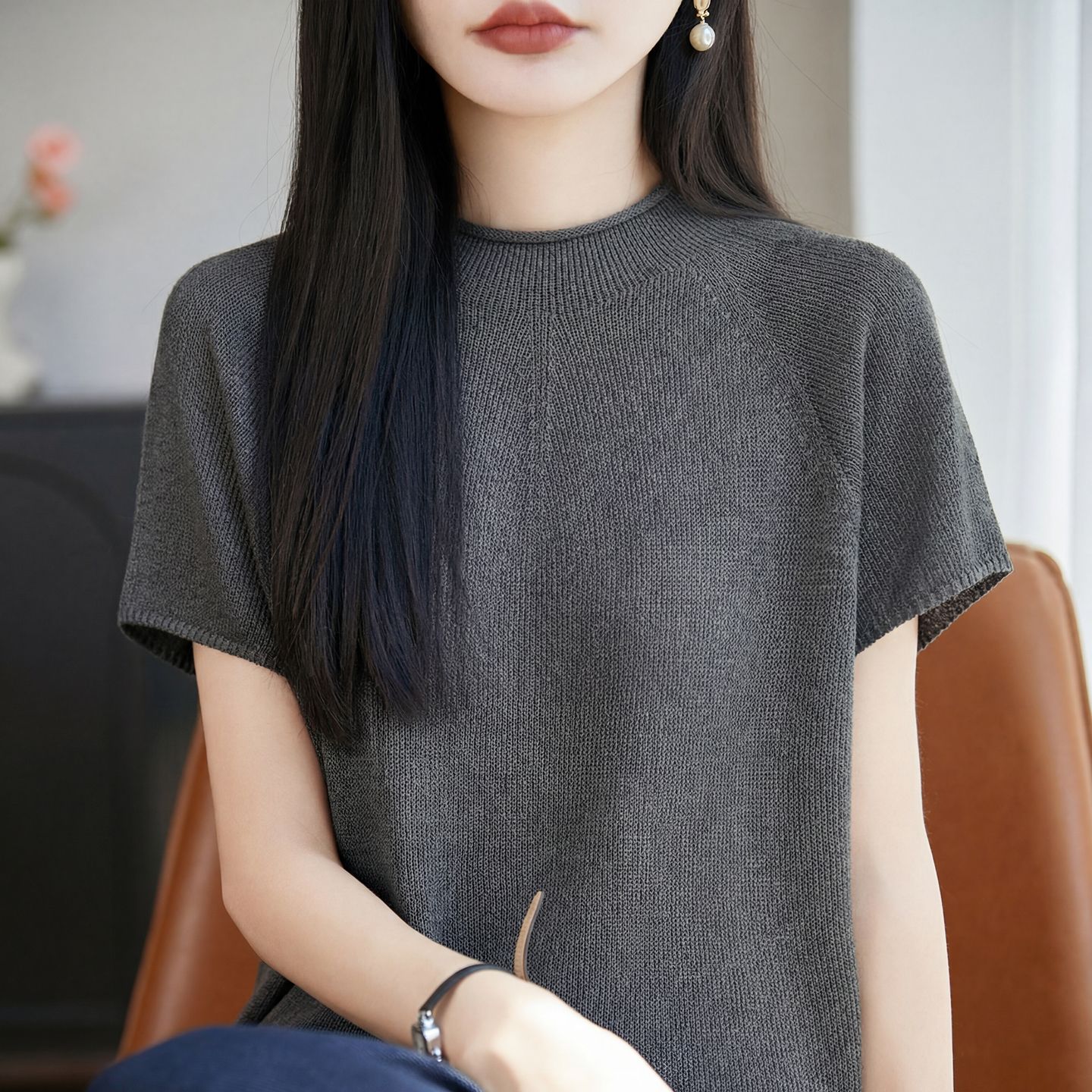 13747134.绒暖享竹节麻圆领半高短袖上衣