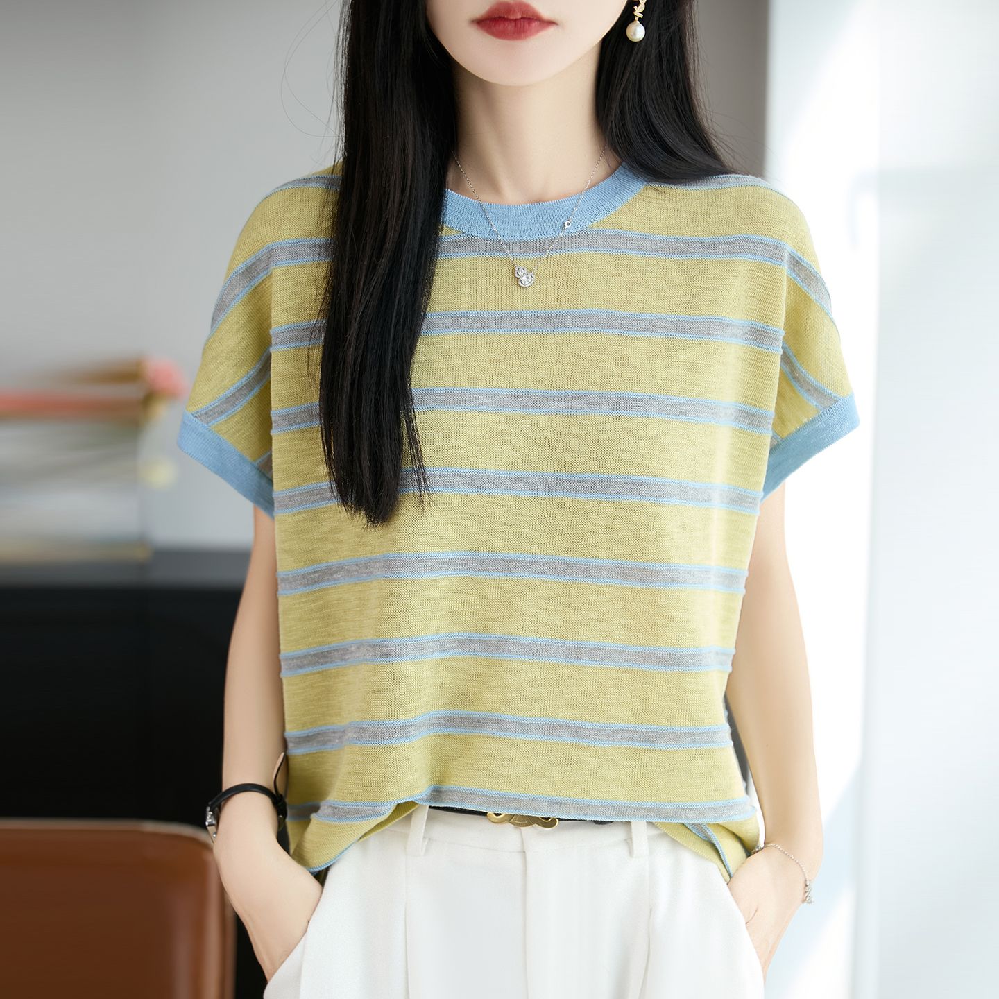 13747090.绒暖享竹节麻条纹小飞袖圆领上衣撞色条纹针织衫