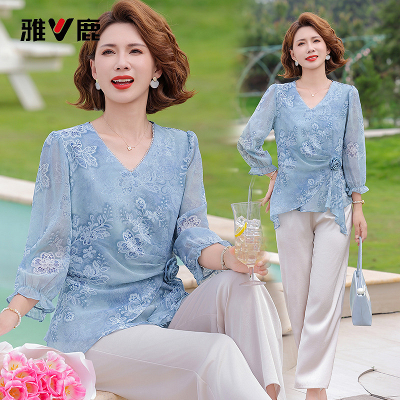 13663184.雅鹿2026夏季中年妈妈夏装套装 V 领碎花雪纺上衣+高腰阔腿裤两件套