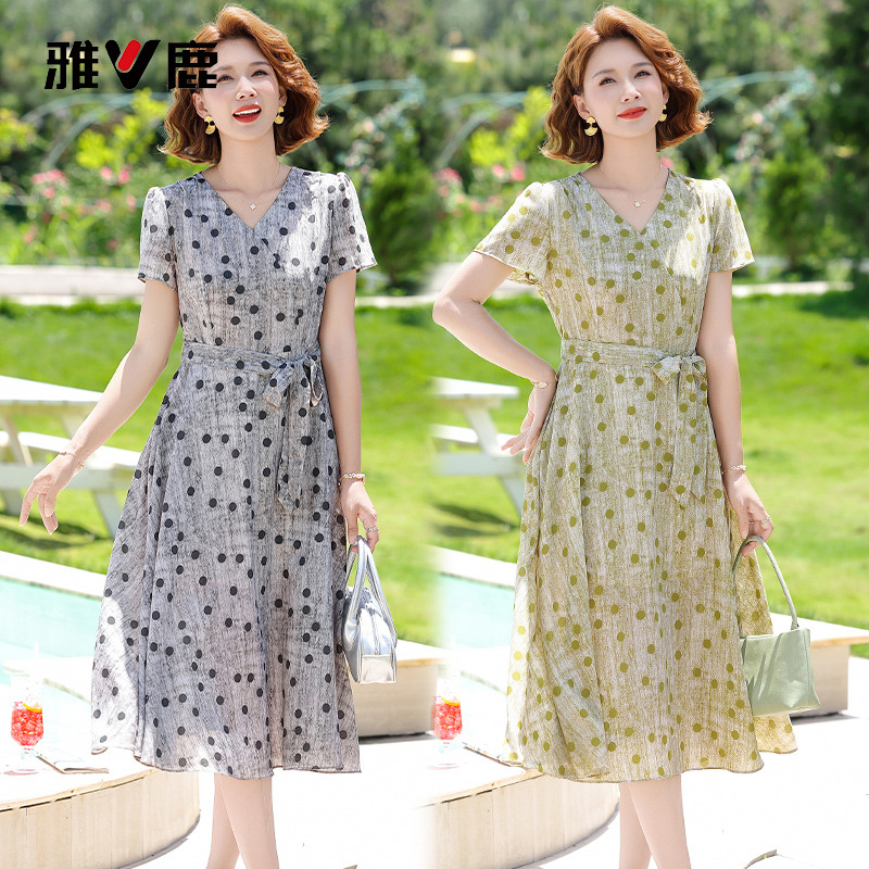 13837403.雅鹿妈妈夏装波点连衣裙 V 领短袖系带收腰中年女装气质显瘦中长款雪纺裙子