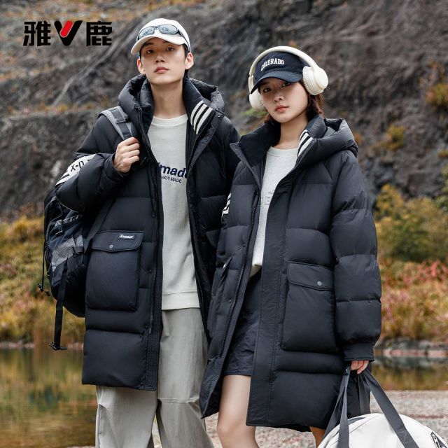 13729069.雅鹿90 白鸭绒长款羽绒服男女同款 冬季户外连帽加厚防风过膝情侣外套