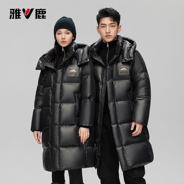 13837255.雅鹿 2026 冬季新款男女同款长款羽绒服 白鸭绒填充连帽防风加厚抗寒情侣黑色外套