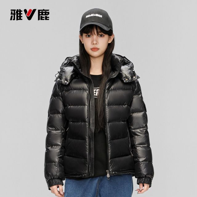 13728879.雅鹿2026 冬季 新款情侣羽绒服男女同款 90 白鸭绒亮面撞色短款连帽加厚防寒宽松面包服冬季百搭不钻绒外套