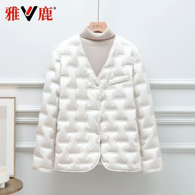 13836782.雅鹿 V 领轻薄羽绒服女短款 2026 冬季新款压胶无缝内胆 宽松百搭通勤白鸭绒外套
